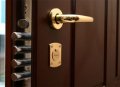 Металлическая дверь – лучшее средство для защиты дома или офиса